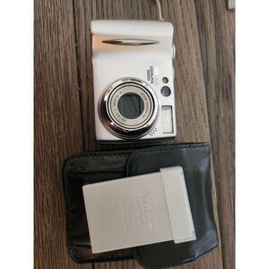 Nikon CoolPix 5200 With 2 Battery's Not Tested